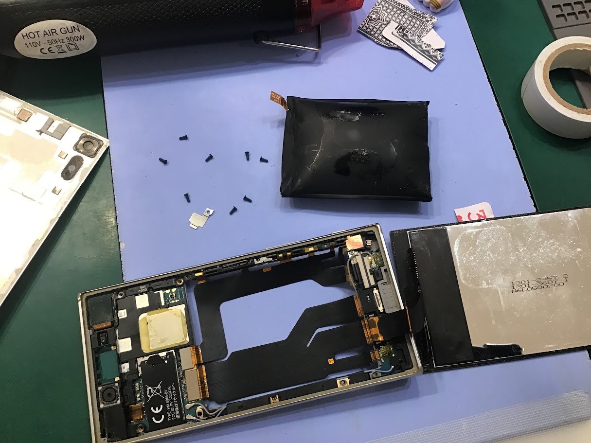 スマホのパネル修理機 検証】スマホの多機能圧着器の解説と iPhoneバックパネル交換修理実践